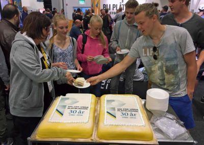 SM för unga plåtslagare firade 30 år med tårtkalas!